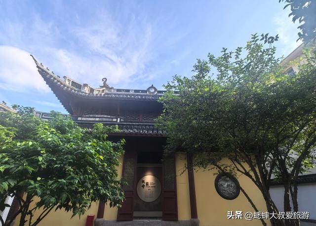 这个杭州特殊古刹，80%人都错过，为东晋名人府邸，如今一地两用