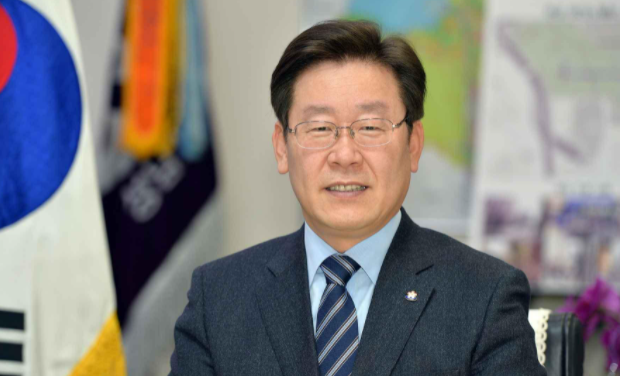 李在明对美举白旗后，全球经济前十国家中，仅剩4国未对美妥协