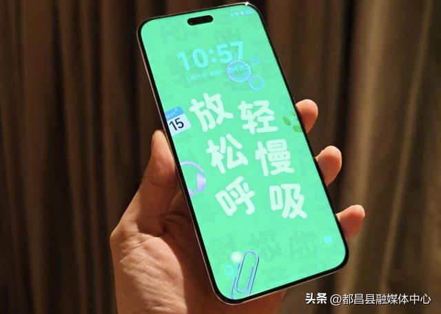 华为也有性价比，麒麟芯+双卫星通信+100倍变焦，512GB才卖3749元