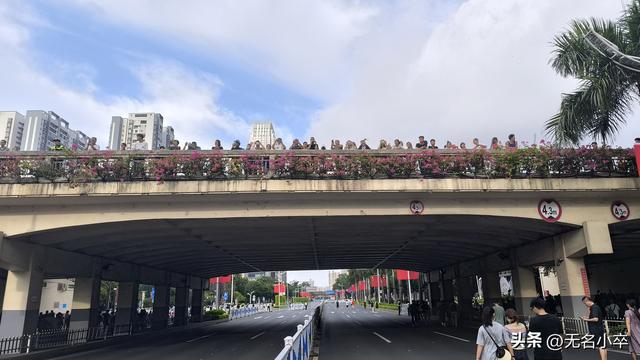 这是专属广西南宁的国庆节，人山人海，只为一场共同的仪式
