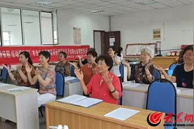 2024年“奋进新征程·运动促健康”市北区合肥路街道丽景苑社区开展手势舞公益课堂进社区活动图片