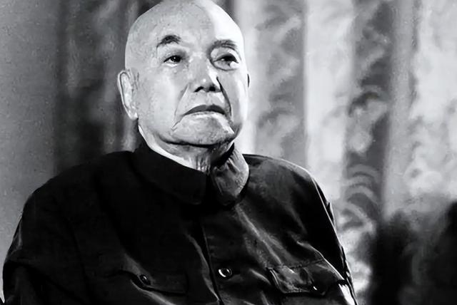 萧克上将孙子萧云松上学时，被老师悄悄询问：是不是家里有困难？