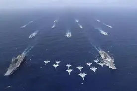 列强竟是我自己！中国双航母战斗群驾到，央视这个镜头史无前例图片