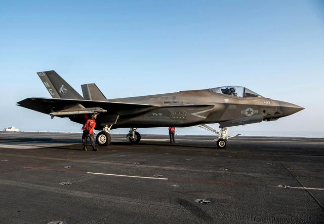 2000公里距离难住美军，“福特”号补漏洞，对委打击能力再升级？