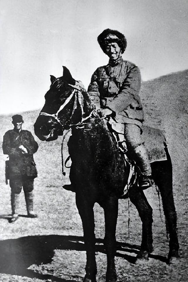 蒋介石临终前告诉蒋经国：我这一生只敬佩一人，畏惧两人! 第15张