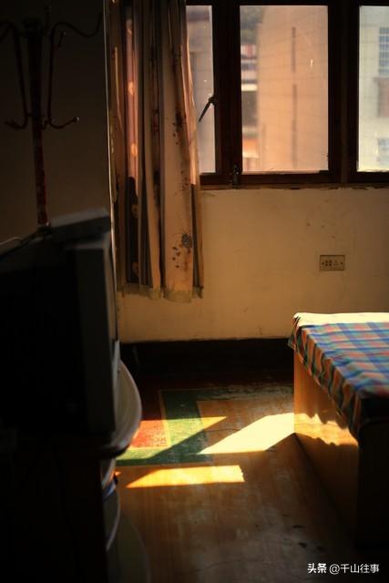 铁轨为笺，烟火作墨：我55岁的退休穷游梦