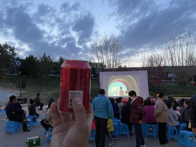 经过候桥时，在通往候桥村的道路上驻足许久，想起了1974年的往事
