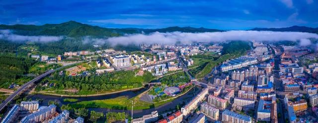 安图云海：天地泼墨，仙踪几缕