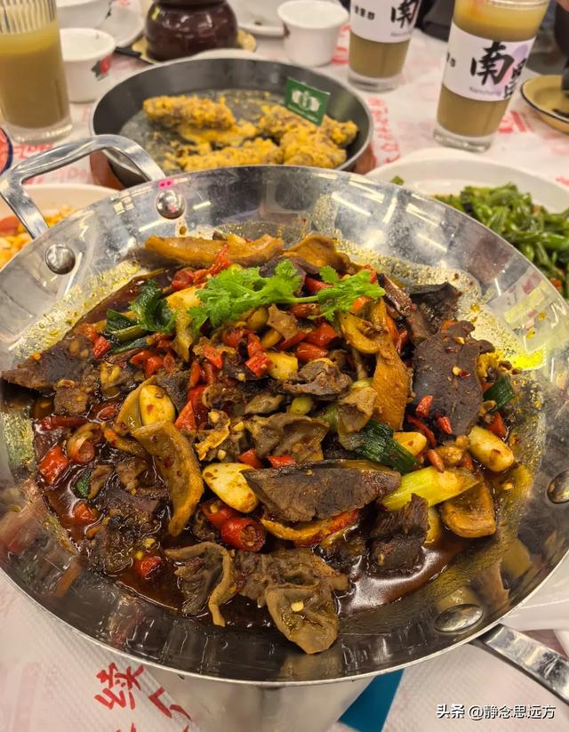 退休跟着儿子到了南昌生活了一年了，说实话，我羡慕南昌的生活