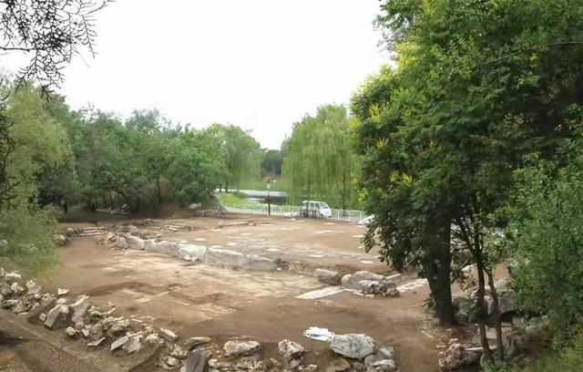 圆明园特大发现，专家对其进行修复时，意外找到50000多件文物