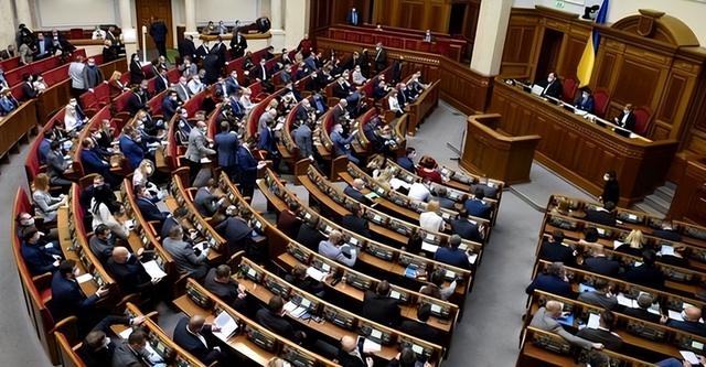 泽连斯基突然翻脸，通知中方做好全面准备，迎接乌克兰的最新制裁