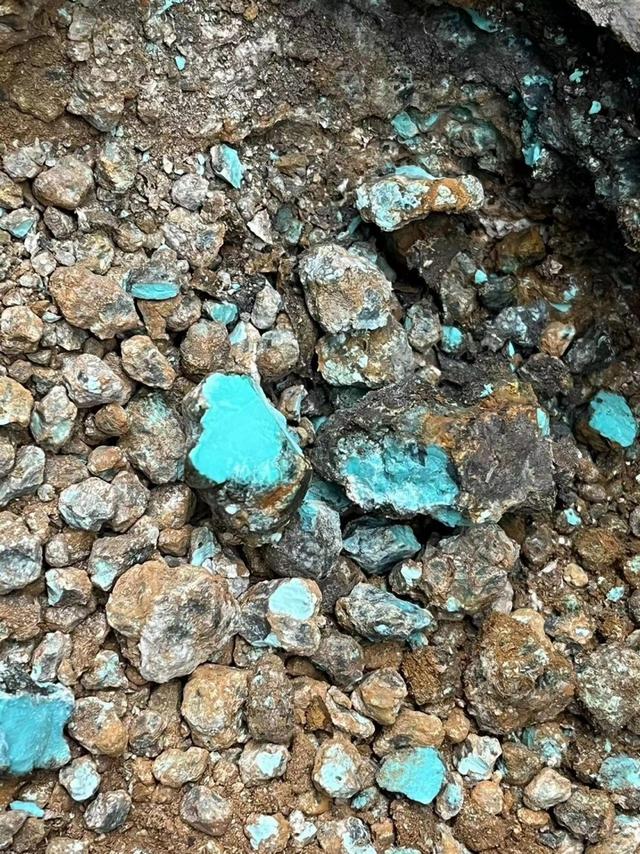 搞清楚原矿绿松石和原矿无优化绿松石的区别