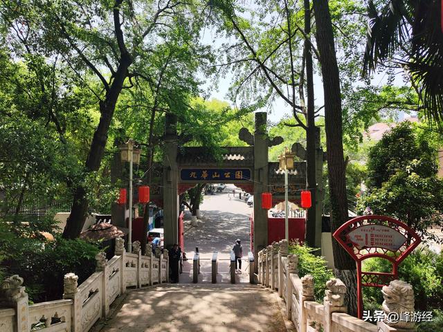 探秘九华山公园，寻找三藏塔和玄奘顶骨的故事