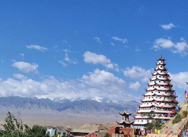 甘肃肃南的文殊山