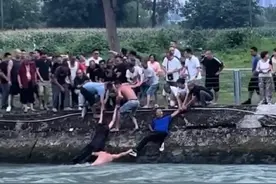激流救人的蓝短裤大哥找到了！他叫陈华亮图片