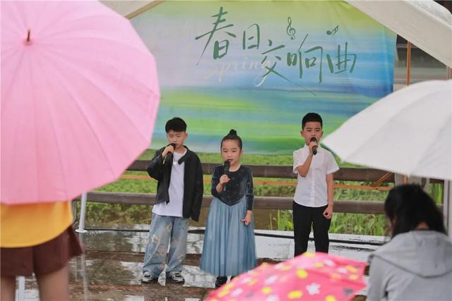 富阳这里，春日氛围感拉满！市民游客纷纷冒雨赶来……