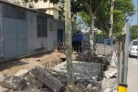 市北区水清沟街道综合行政执法中队严厉查处擅自开挖城市道路行为图片
