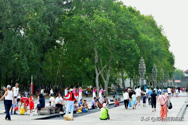 立秋之约：达活泉公园的诗意画卷（图）