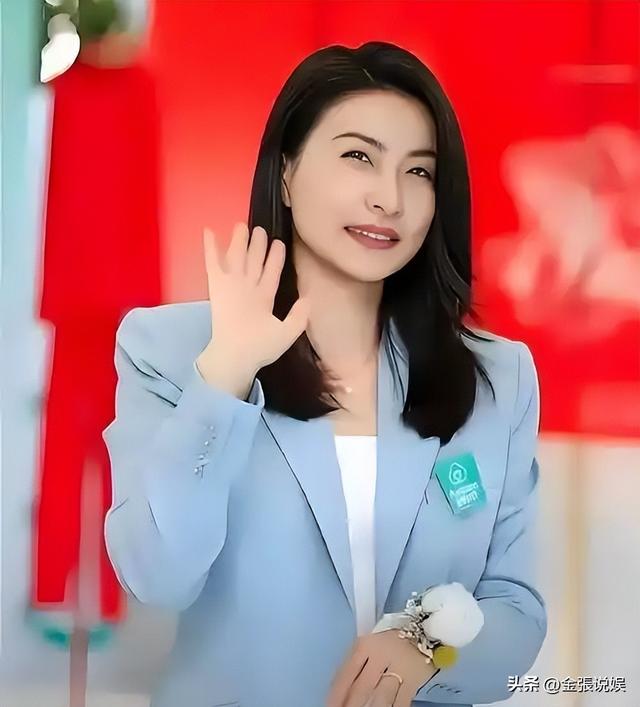 霍震霆没想到，44岁儿媳郭晶晶再次官宣喜讯	，让整个阔太圈沉默了