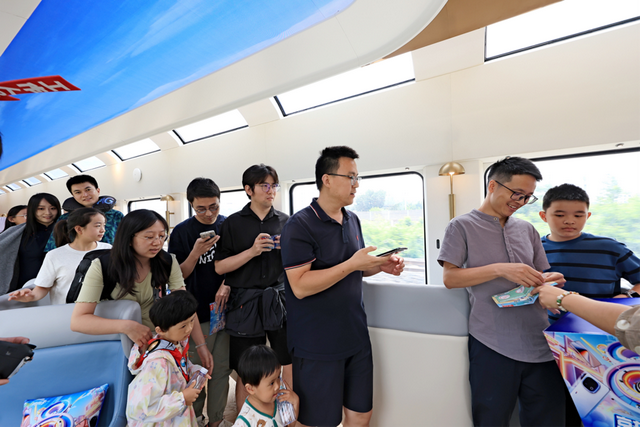 京东打造首条“惠民数字专列” 政企联动激活京津冀周末经济新引擎