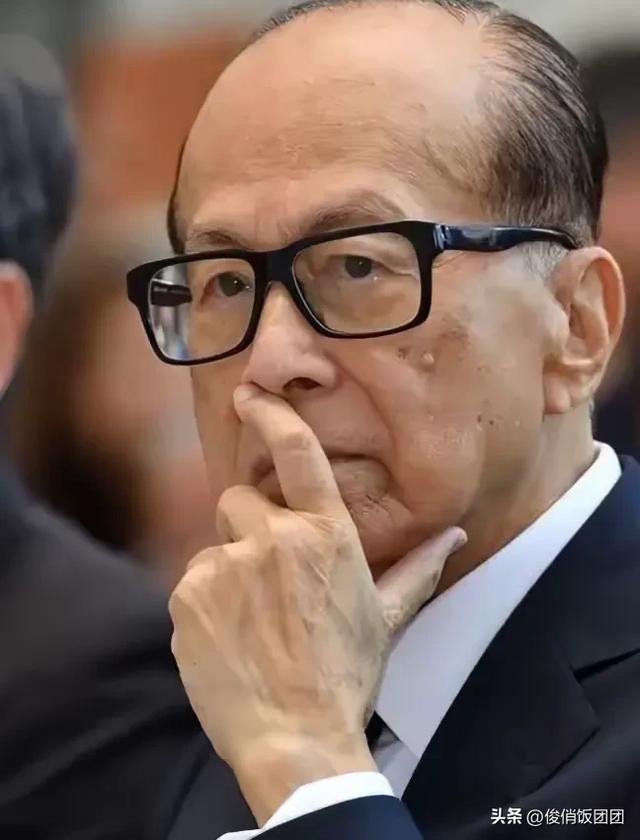 李嘉诚狂甩房产意欲何为