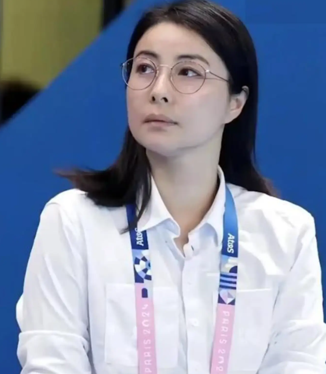 全红婵入学再起风波，郭晶晶的话说对了！官媒：退不退她自己决定