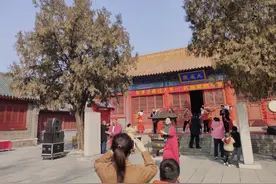 听戏图片