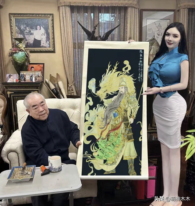 范曾晚节不保？亲题牌匾下堆满烂鞋，还曾给释永信美女弟子题字