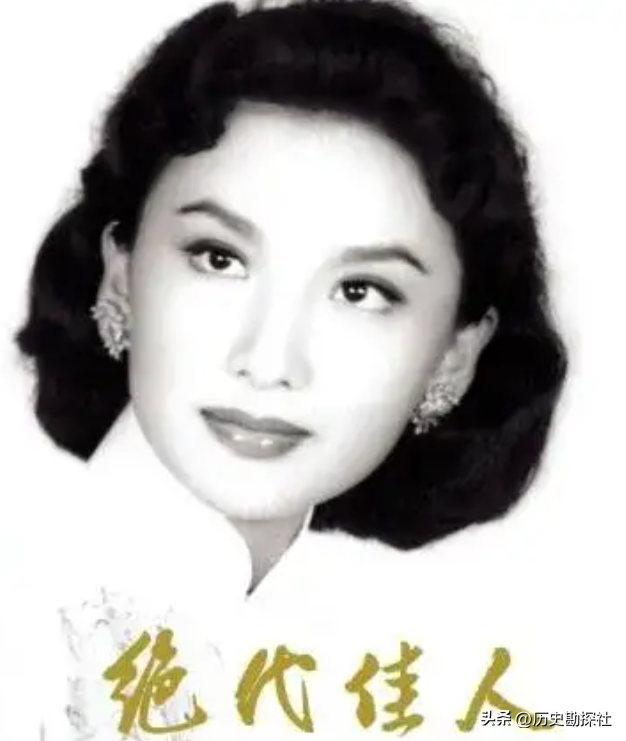70年代，夏梦等人的罕见合影，她美得无可挑剔，堪称绝代佳人