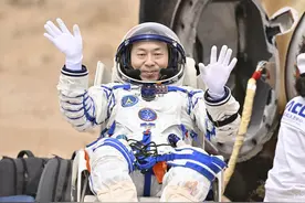 “回家感觉真好！”神十九航天员出舱，驴肉火烧、牛肉面，都准备好了图片