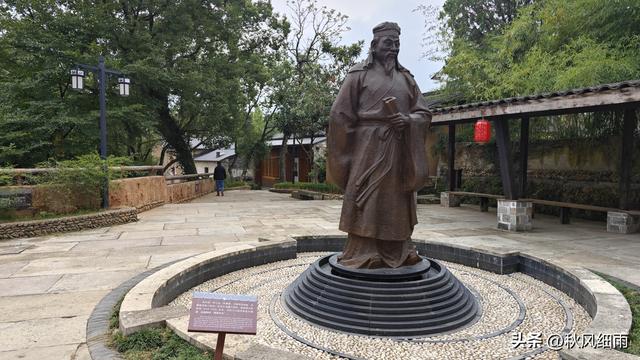 自驾浙江衢州第三天，枫岭关打卡三省界碑，江郎山爬到腿抽筋