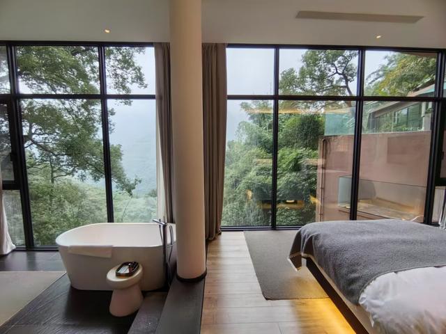 悦·遵义│颠覆想象！赤水丹霞深处，这家洞穴酒店太酷了！