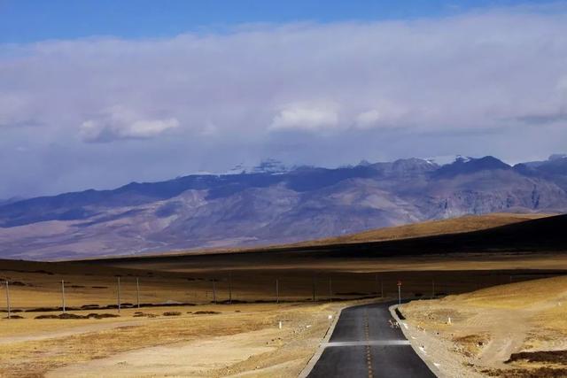 穿越阿里，才算真正到过西藏！万山之祖与百川之源在此相遇。