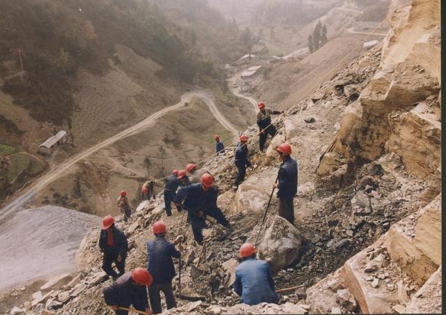 何以重庆｜黔江：跨越深V