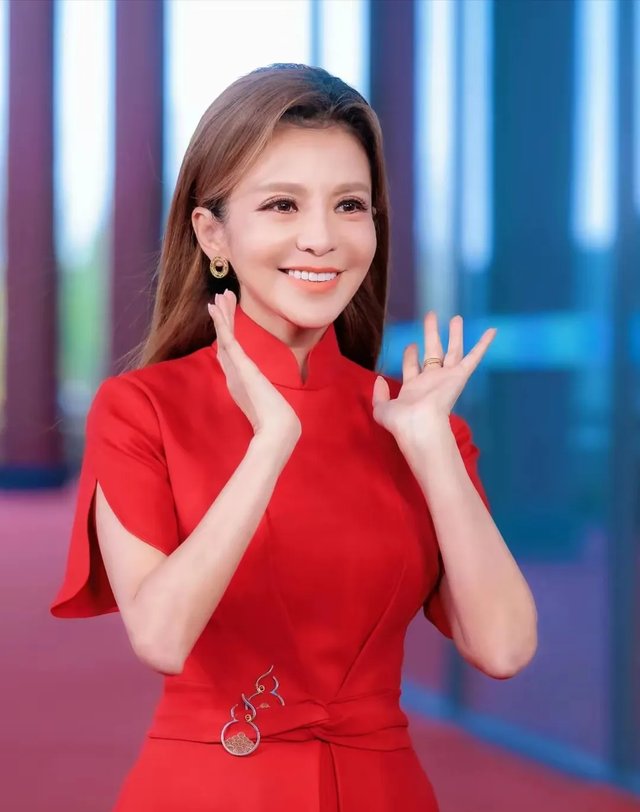 央视主持人朱迅：生命终将结束，为什么不大胆一些