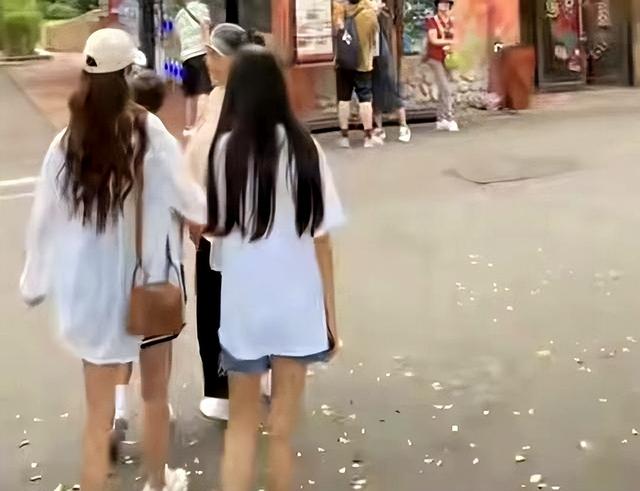小玥儿长高了！全家去广州长隆动物园度假，小玥儿好瘦好美像大S