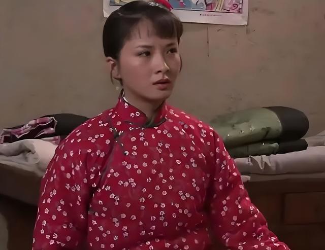 吃里扒外！定居美国13年，回国捞金惨遭“驱逐”，52岁活成了笑话
