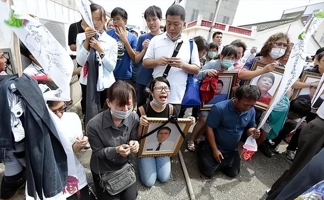 为何发生空难时，航空公司宁可赔掉几十亿，也不许乘客跳伞逃生？