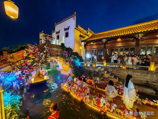 湖北云梦：万盏华灯映水街 祥云湾畔夜未央