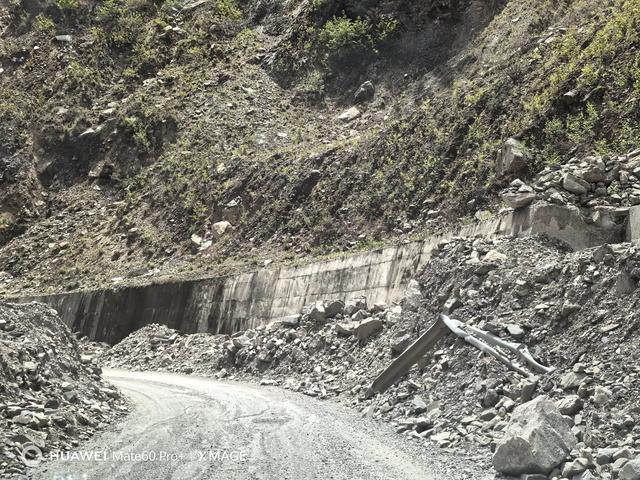 “香稻公路”难跑真的有点险,“稻城亚丁”海拔确实有点高。