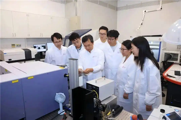 科学家立大功！成功研发全球首款超高密度固态电池，续航翻4倍