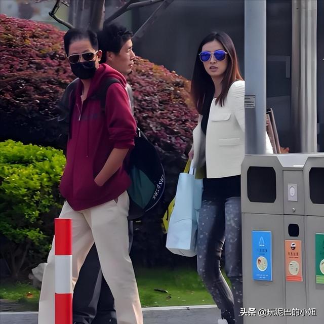 无缝衔接7任女友后，娶了富婆的59岁王志文，今憔悴不堪尽显老态