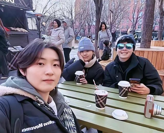 全红婵回队了，她变化很大，身高快170了吧，留起长发，气场更强