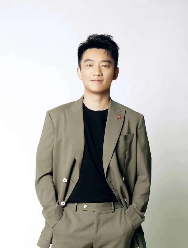郑恺小姨子不忍了！回应在姐夫家蹭吃蹭住，8万买包事件真相大白