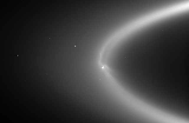 不得了：火星、土卫二相继曝光生命迹象！太阳系内存在地外生命？