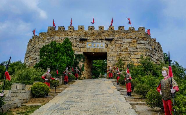 天上王城：是修建在山顶的城，更是漂浮在云端的国