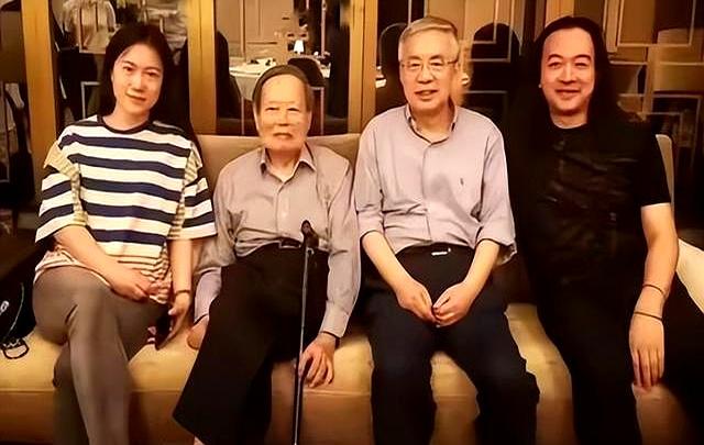 杨振宁去世后，49岁无儿无女的翁帆，还会再婚吗？10年前她已表态