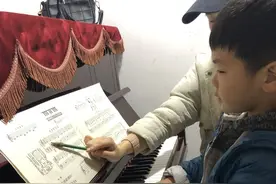 去年一年的销量不如以前一个月，钢琴卖不动了！图片
