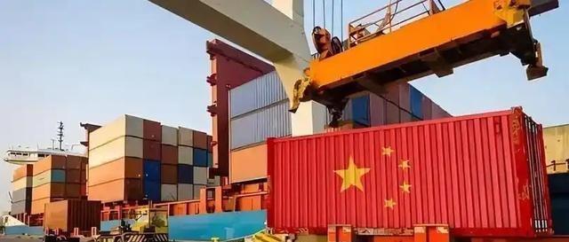 中日贸易战将至？麻生太郎定调，高市拟下禁令，中方先行出手反制