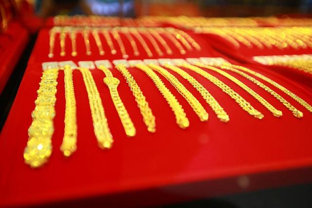结婚买三金遇金价破1200！买不买？内行人曝2个关键，少花冤枉钱